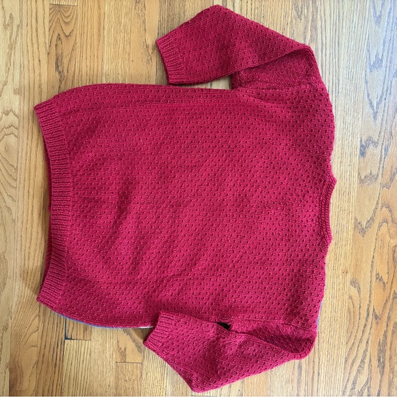 Northern Isles Hand Knitted Signature Sweater - Picture 4 of 4